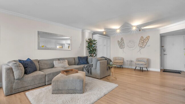 Building Photo - 1000 S Ocean Blvd