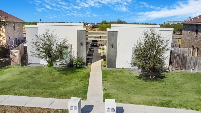 Building Photo - 511 Lotto Ln