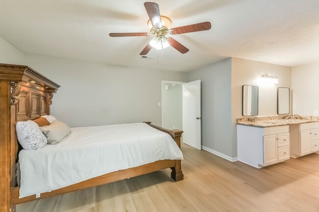 Building Photo - 11523 Early Mist Ct