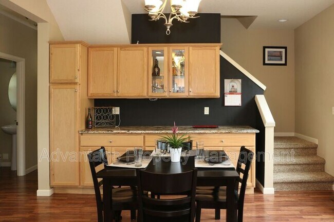 Building Photo - 2335 NW Laura Vis Dr
