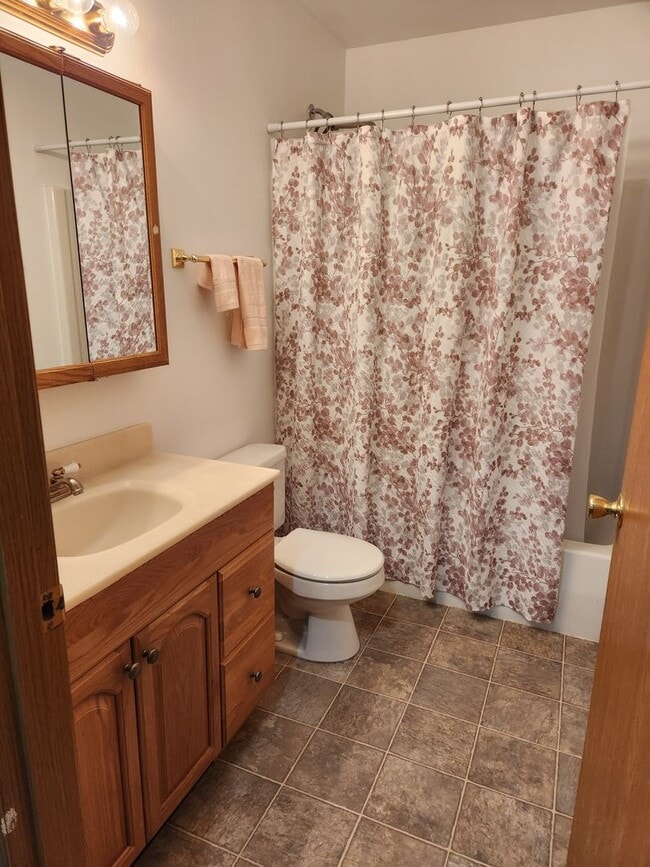 Building Photo - Charming 3 Bedroom 2 Bath House
