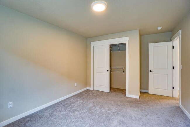 Building Photo - 7021 S 11th St