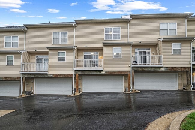 Building Photo - 556 Rhapsody Ct