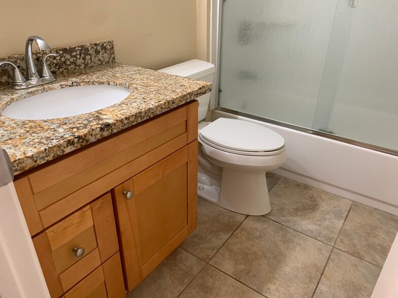 Building Photo - 6250 Havenside Dr