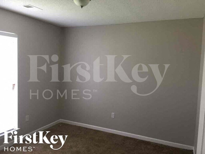 Building Photo - 1665 Central Trails Dr