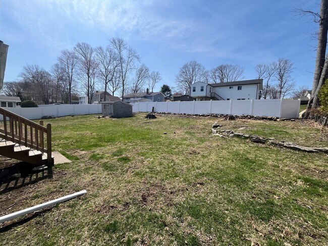 Building Photo - 9 Trinity Dr