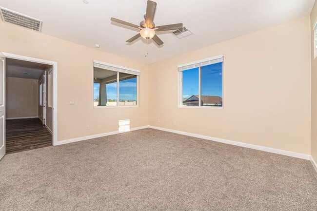 Building Photo - 1578 Chateau Dr