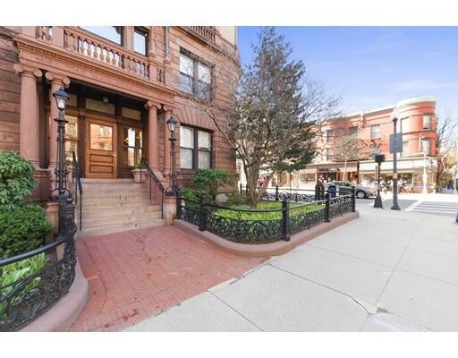Building Photo - 416 Marlborough St