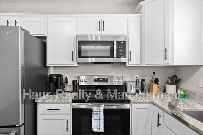 Building Photo - 764 Lillian Grace Dr