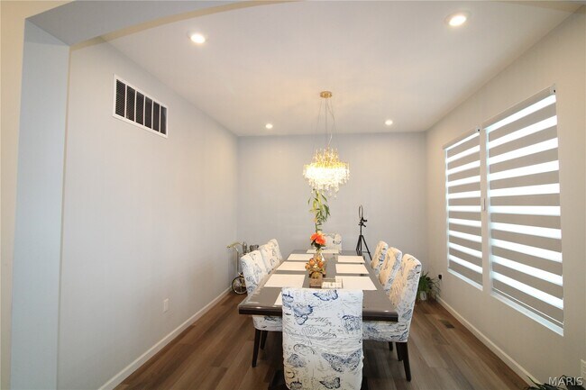 Building Photo - 818 Memsie Dr