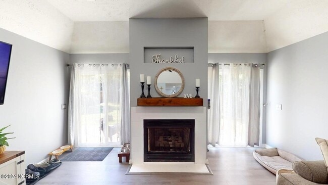 Building Photo - 3169 Pine Hill Dr SW