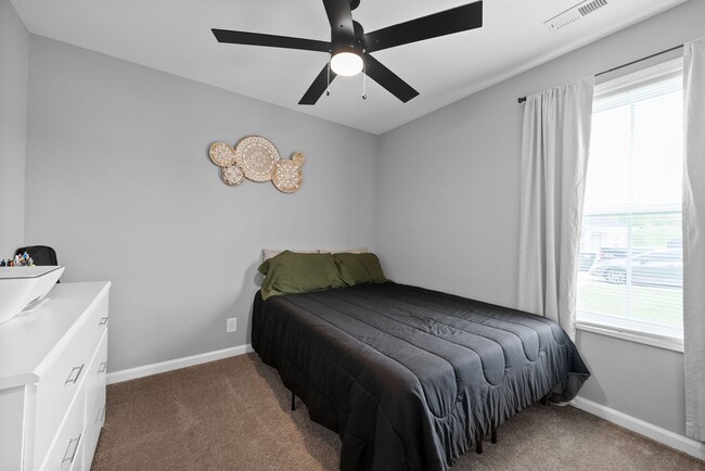 Building Photo - 3 Bedroom Pet Friendly Home For Rent Near ...