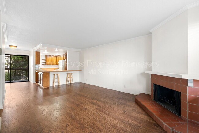 Building Photo - 5750 Friars Rd
