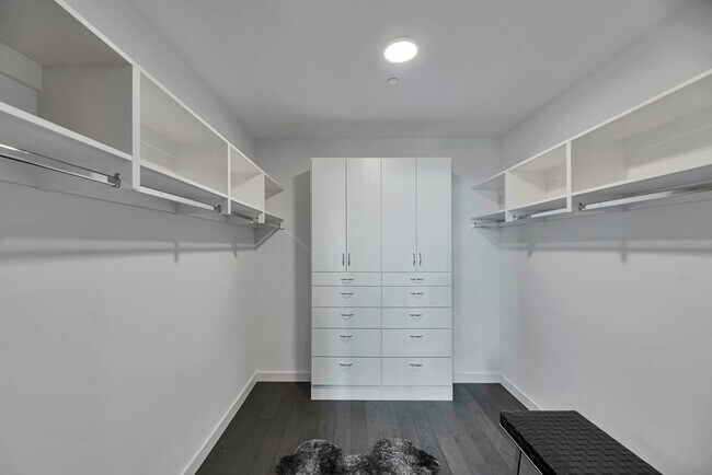 Building Photo - Experience Downtown Bellevue Luxury - Fully Furnished 3 Bed / 3 Bath Condo in One88