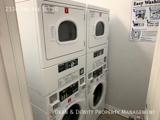 Building Photo - 2334 3rd Ave S