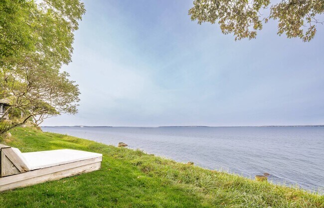 Building Photo - 21 Rawson Rd