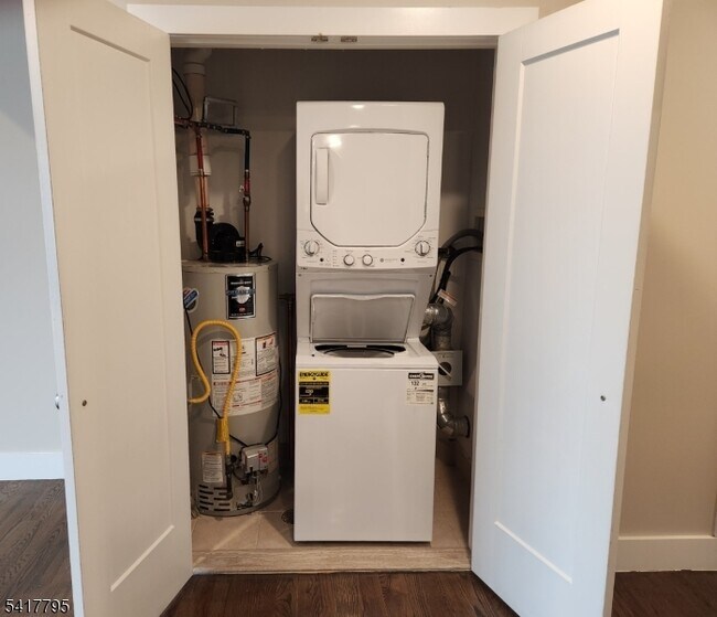 Building Photo - 59 Willet St