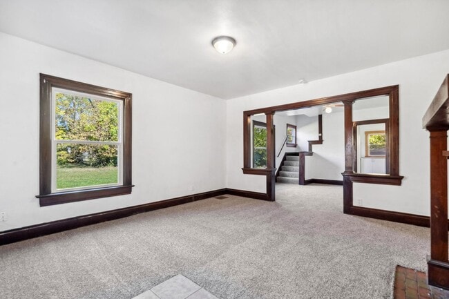 Building Photo - 112-114 Rockwood Ave - 114