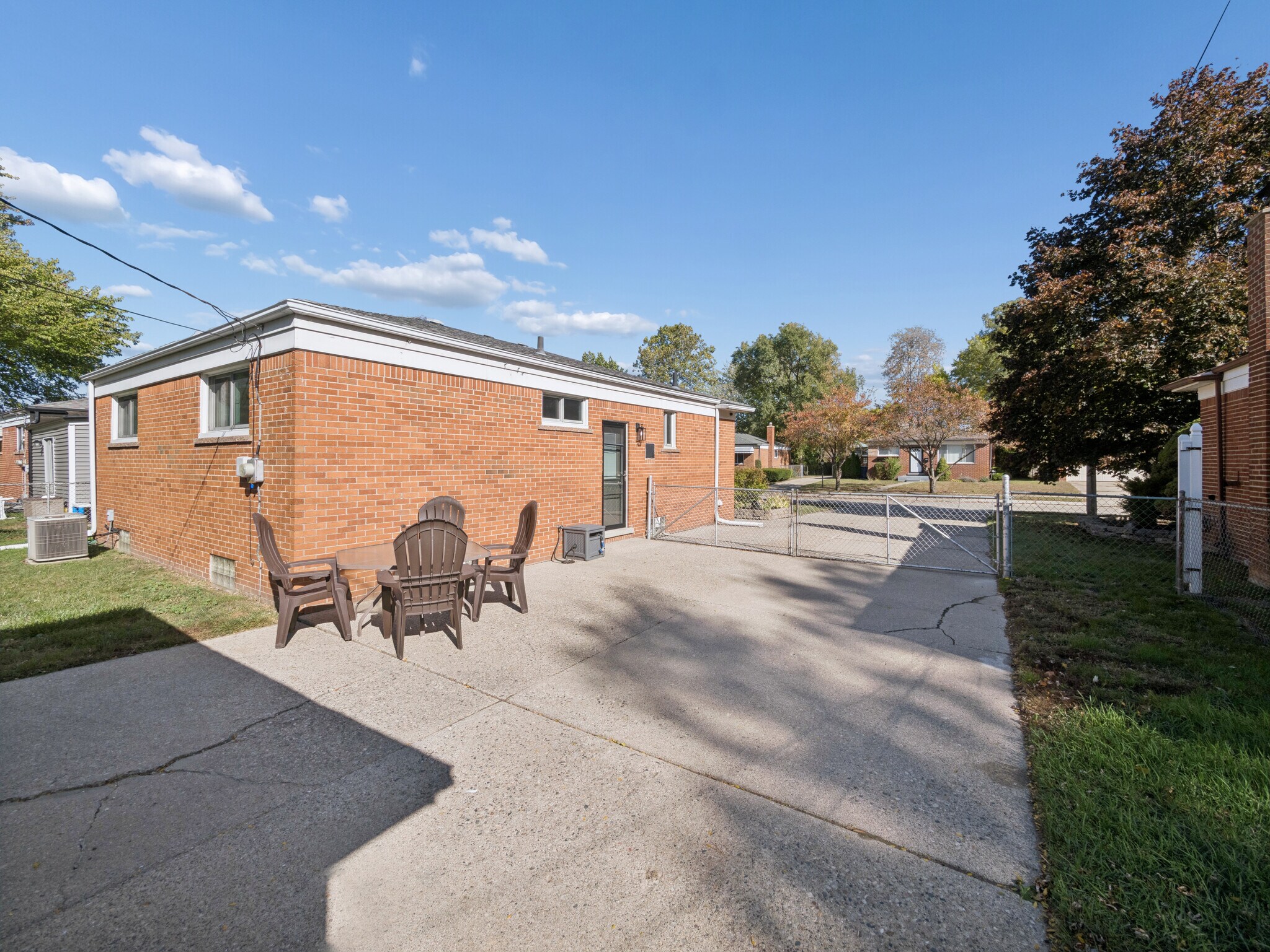 Building Photo - 26805 Richard Dr