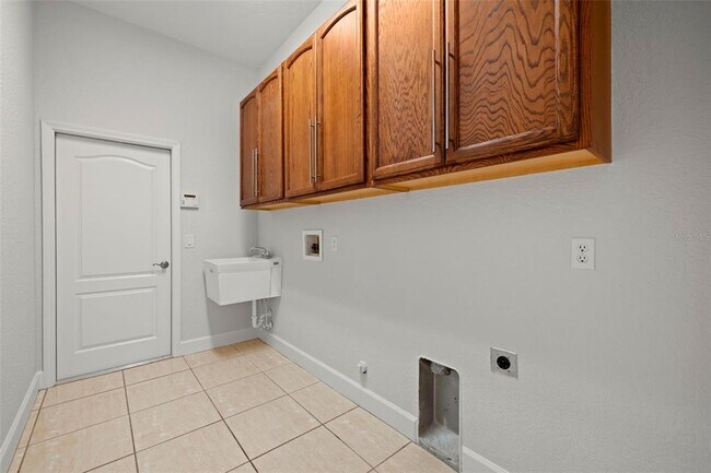 Building Photo - 3916 Valrico Grove Dr