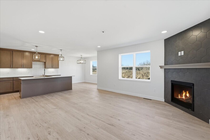 Building Photo - 290 Santa Maria Dr