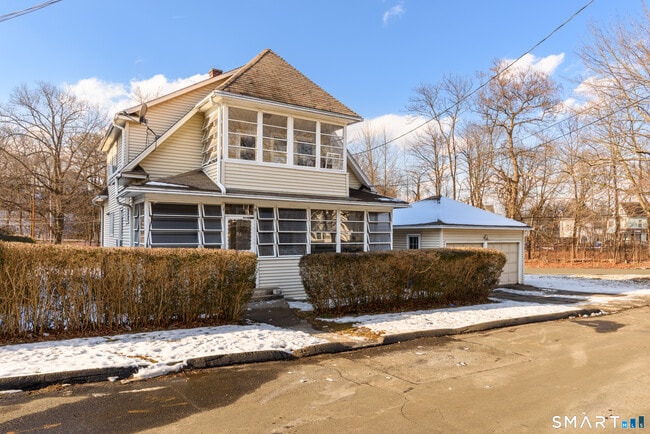 Building Photo - 9 Carley St