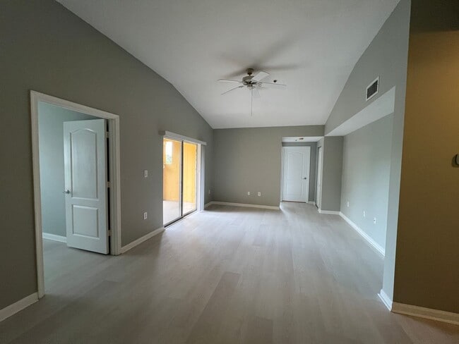 Building Photo - Fairways Condo in Vero Beach