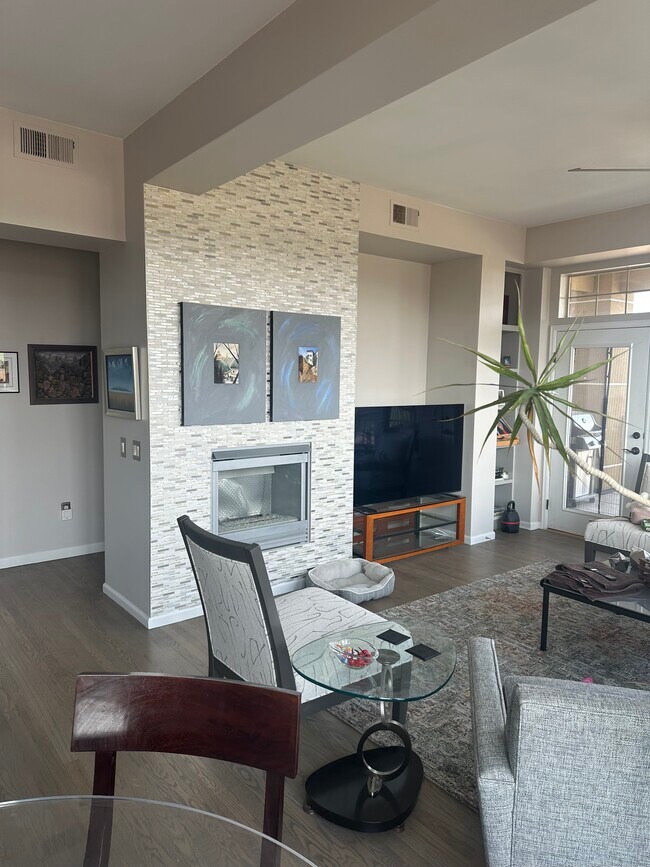 Building Photo - 7820 Inverness Blvd