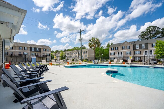 Building Photo - 1051 Southern Dr