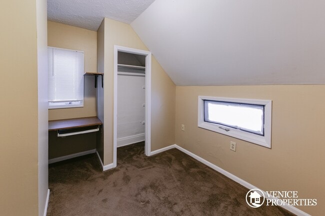 Building Photo - 4 Bedroom on OSU Campus