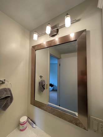 Building Photo - 102 Longmeadow Ln