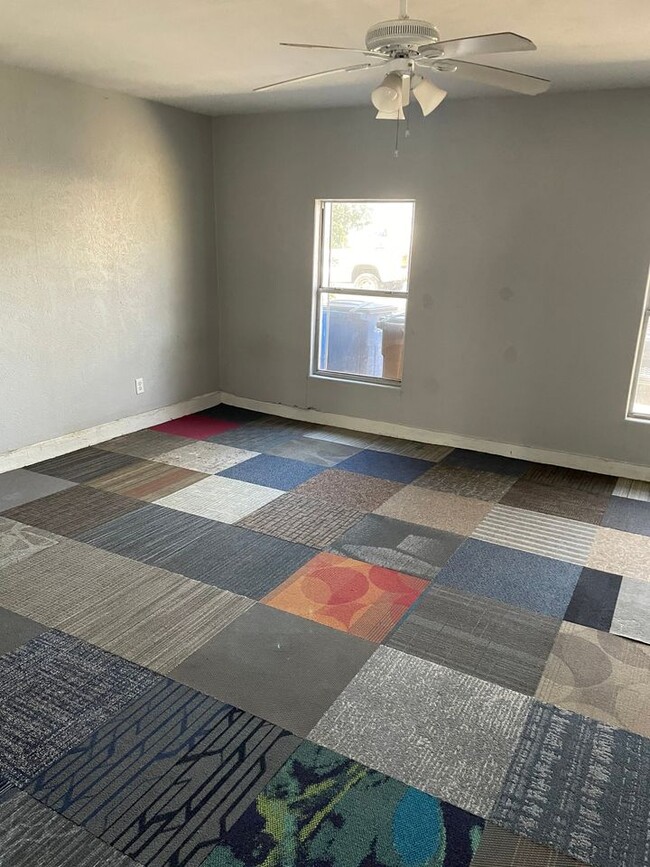 Building Photo - 4615 Quicksilver Blvd