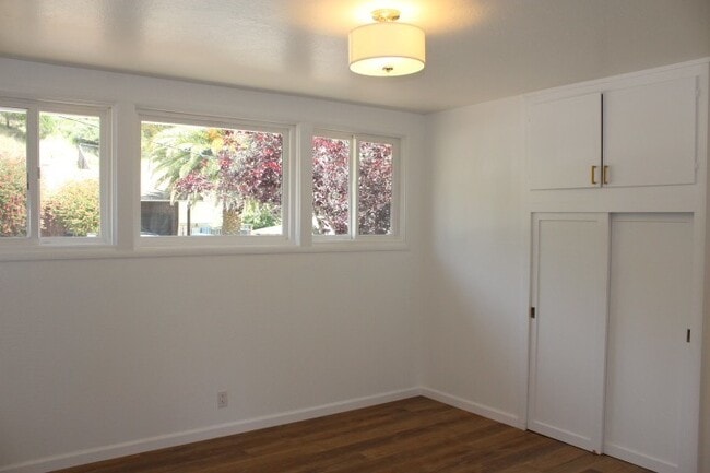 Building Photo - Lovely 3 BD Home Near State Beach- OPEN HOUSE Tuesday (11/25/25) from 2 to 2:30 PM