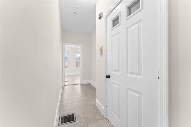 Building Photo - 239 Bowdoin St