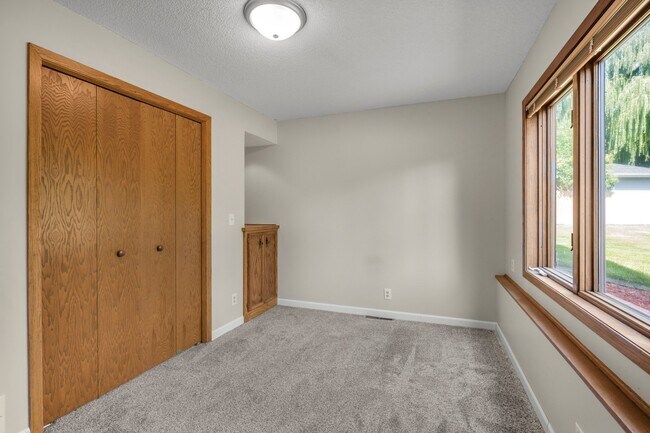 Building Photo - 6250 Larch Ln N
