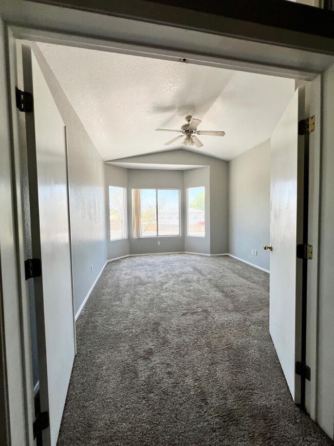 Building Photo - 1631 N Garrett Dr