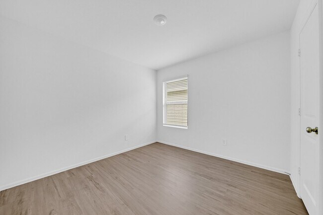 Building Photo - 24126 Maple Turn Ln