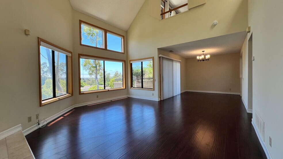 Building Photo - 10 Whitewater