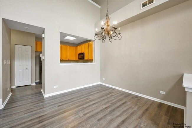 Building Photo - 2571 Hillsboro Blvd