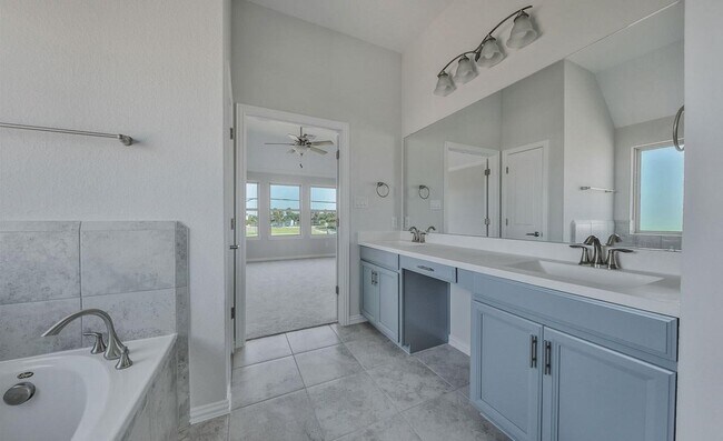 Building Photo - 3802 W Vicksburg Estates Dr