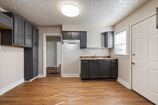 Building Photo - 1018 Navaho Pl