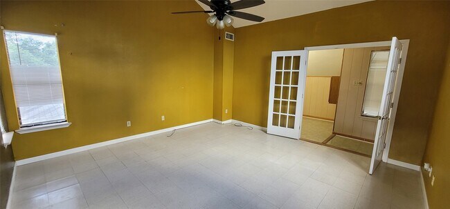 Building Photo - 20111 Beechview Ln