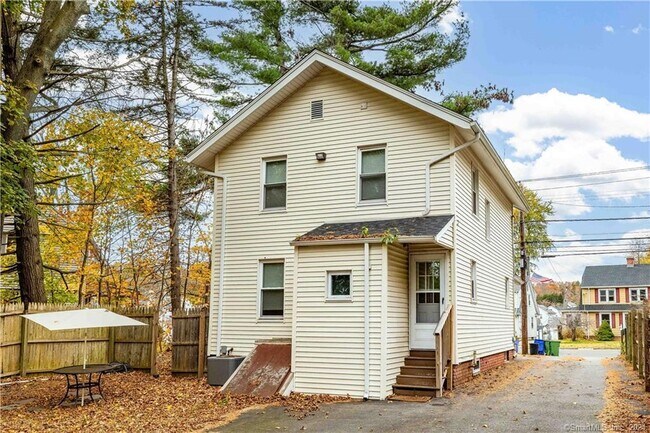 Building Photo - 2677 Dixwell Ave