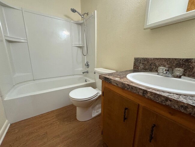 Building Photo - 360 Virtual Tour Available