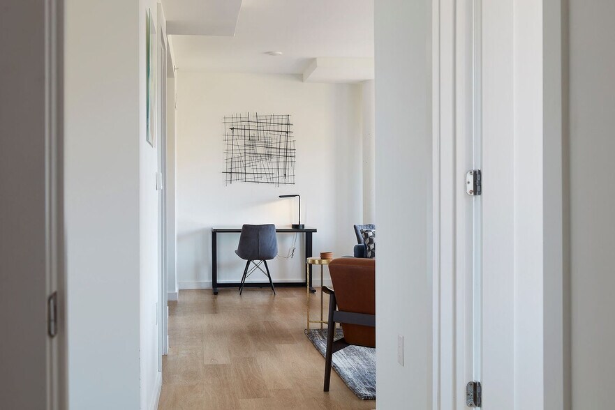 Building Photo - 1b Marshall Dr