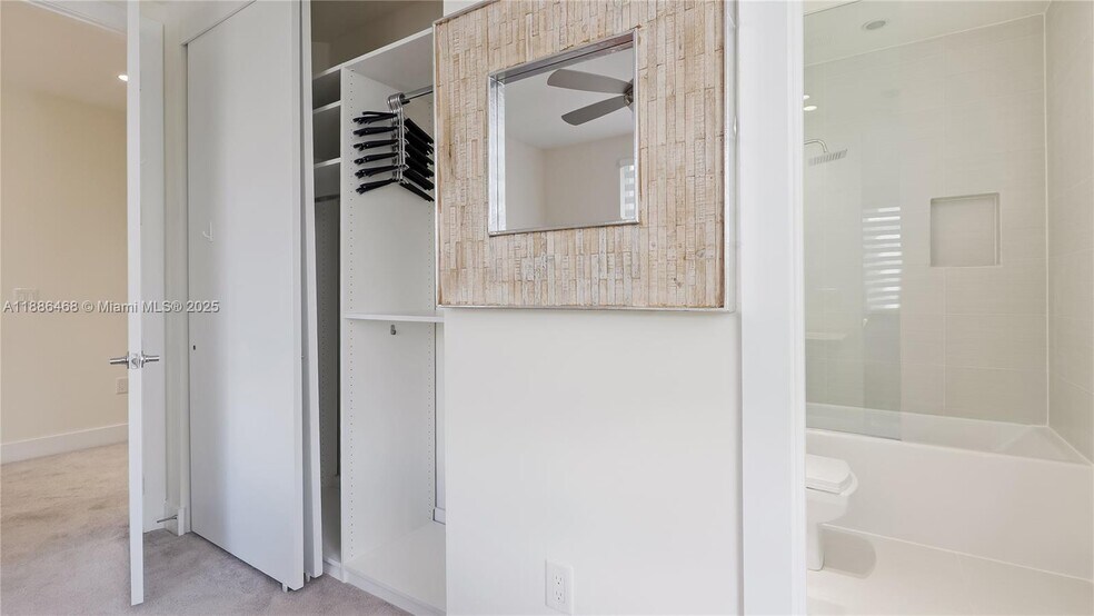 Building Photo - 6611 NW 105th Pl