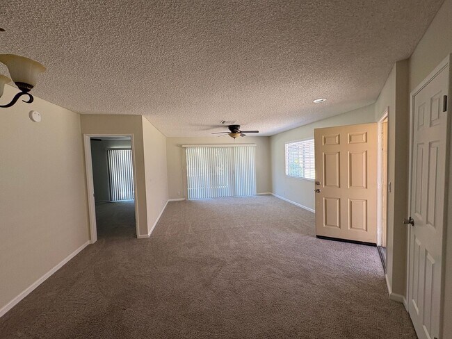 Building Photo - Spacious 2 Bedroom Home in Desirable Jess Ranch Community