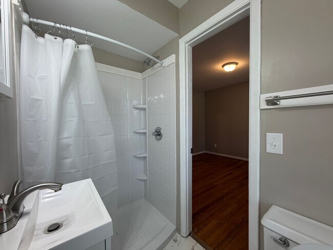 Building Photo - 105 Coker Dr