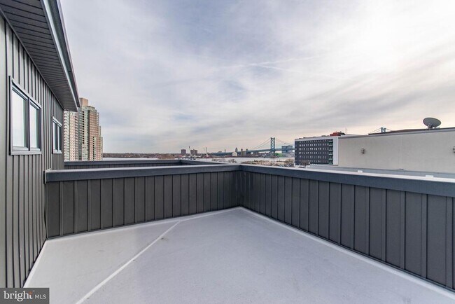 Building Photo - 105 Olive St