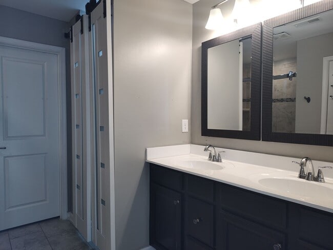 Building Photo - Georgeous 3 bedroom, 2.5 bathroom home located in the Stafford at Longtree community!